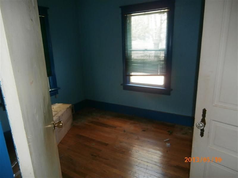 2nd image of 4541 Saratoga St