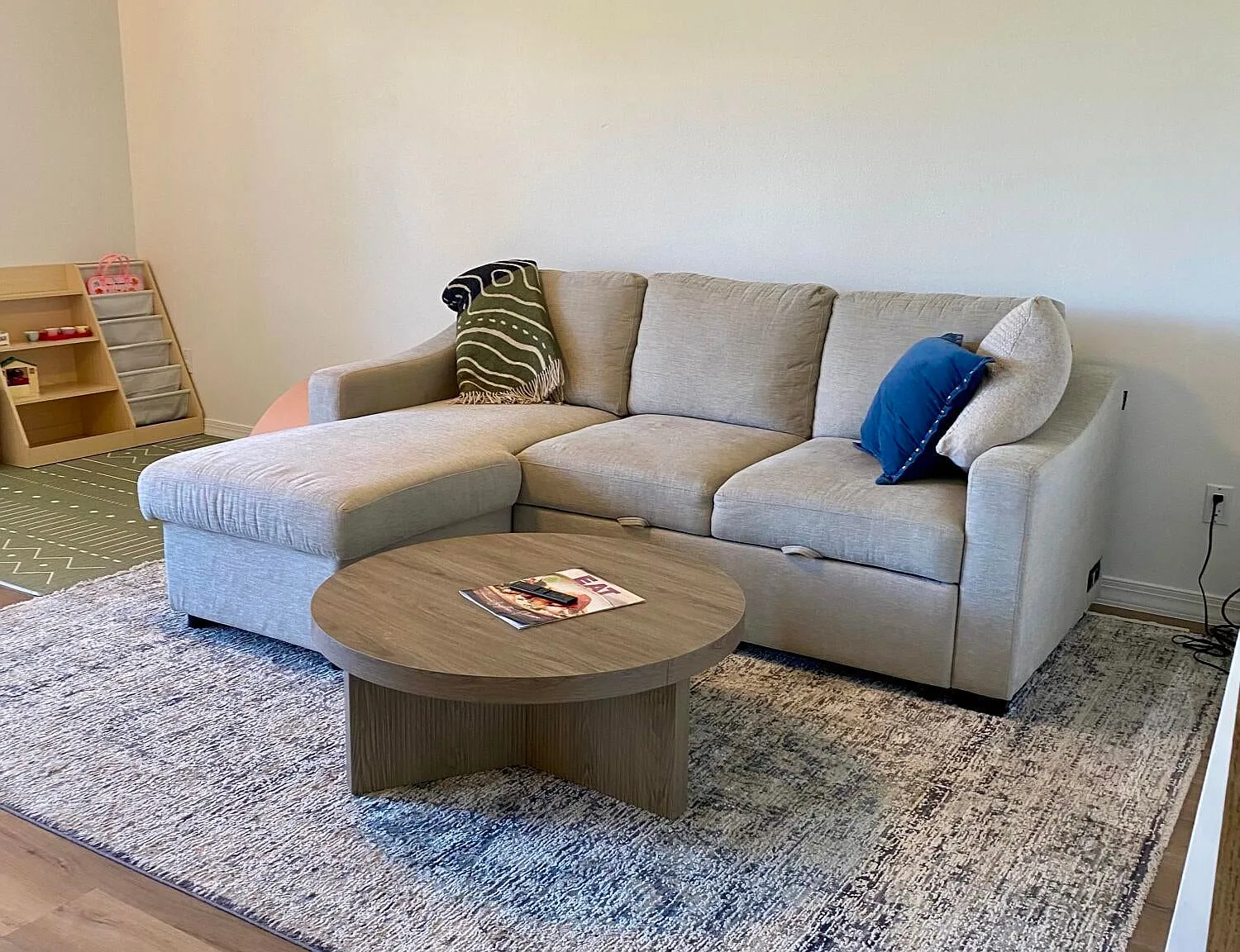 3 bed, 2.5 bath, 1310 sqft, $4,550 — Photo 4