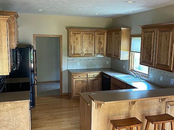 Kitchen With Breakfast Bar