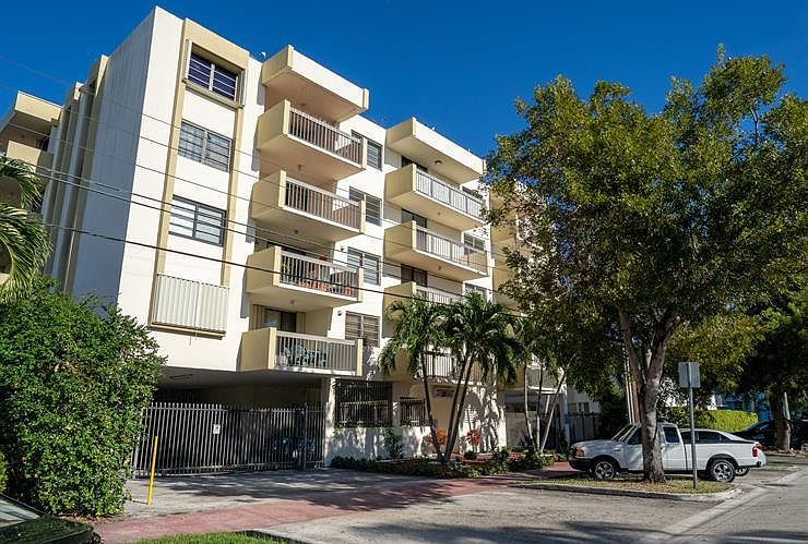 1st image of 6937 Bay Dr Unit 306-6937-3