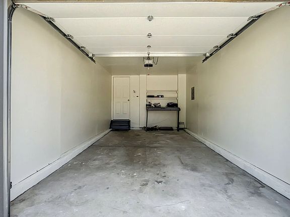 5th image of 985 Apollo Ct
