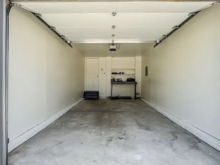985 Apollo Ct — Photo 5