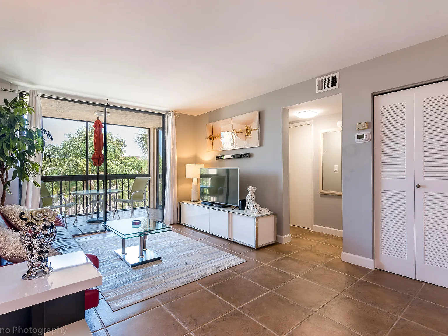 1 bed, 1.0 bath, 724 sqft, $2,100 — Photo 1
