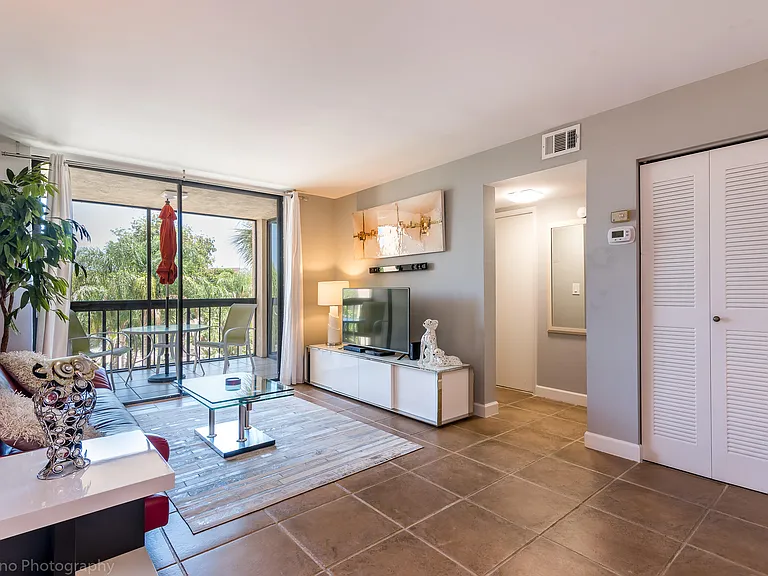 2255 Lindell Blvd #4306 — Photo 1