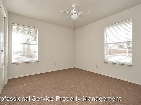4th image of 501 N Main St