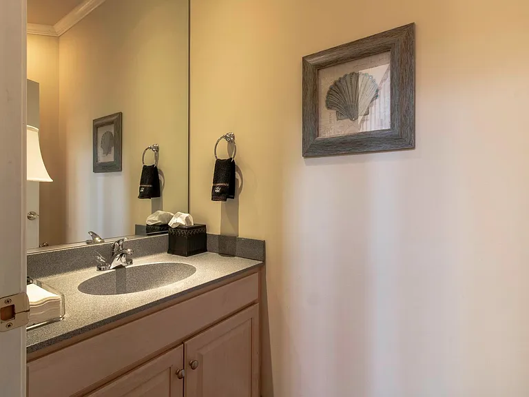 10 Wellington Pl — Photo 6