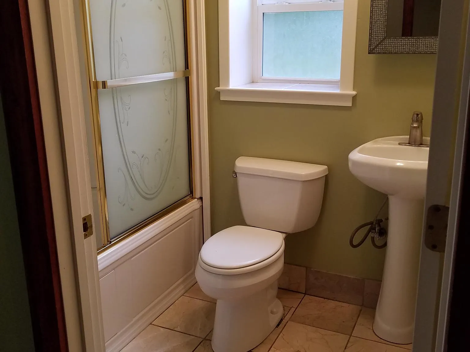 4 bed, 1800 sqft, $3,980 — Photo 3