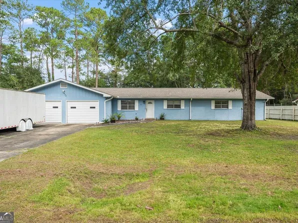 402 W 6th St, Woodbine, GA 31569