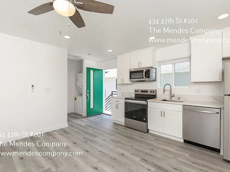 434 47th St #201 — Photo 3