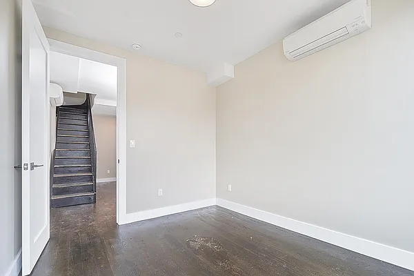 Rented by Keller Williams NYC | media 20