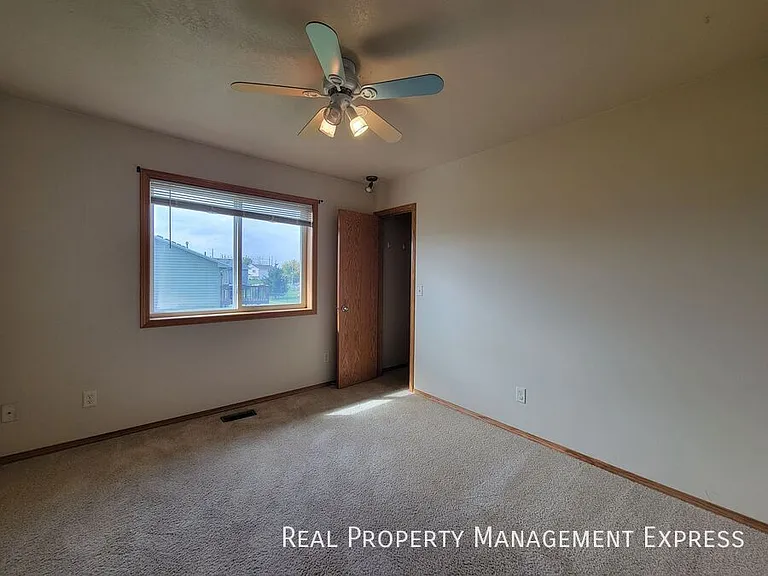 5901 S Mandy Ave — Photo 10