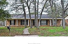 1st image of 1102 Merry Oaks Dr