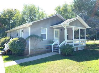 22 Honeysuckle Dr, Pittsboro, NC 27312