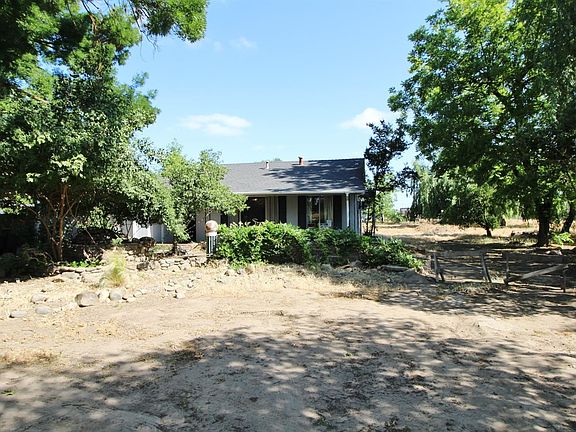 3rd image of 12055 Yosemite Blvd