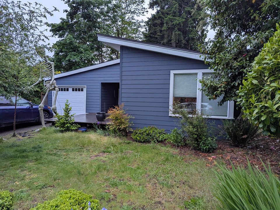 1st image of 10303 20th Ave NE