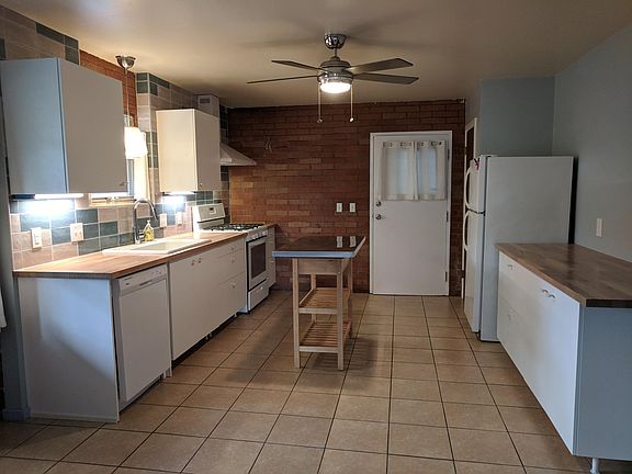 Kitchen with optional island