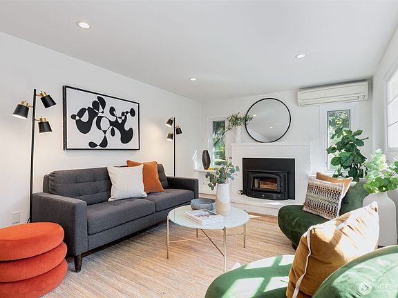 3rd image of 3040 NE 86th Street