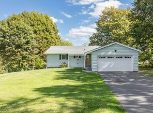 4346 Shea Rd, Syracuse, NY 13215