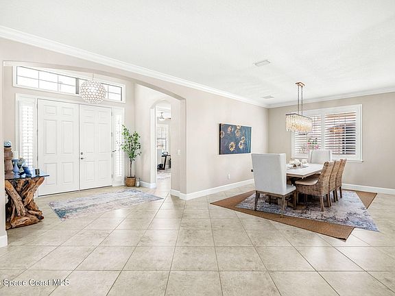 3rd image of 2862 Addison Dr