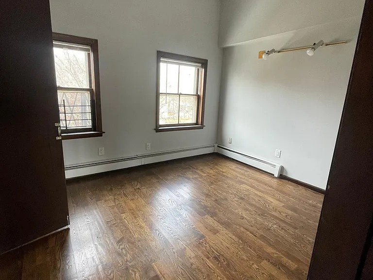 46 Warren St #D — Photo 5