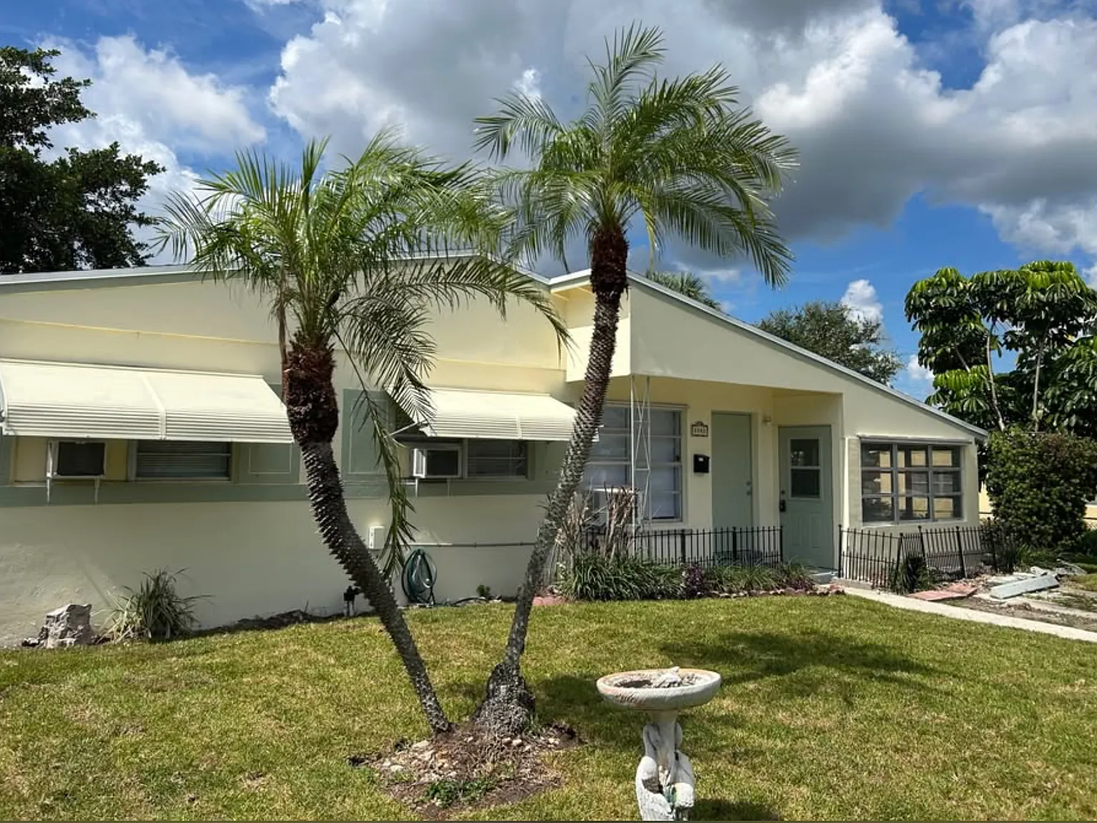 4 bed, 1310 sqft, $2,600 — Photo 1