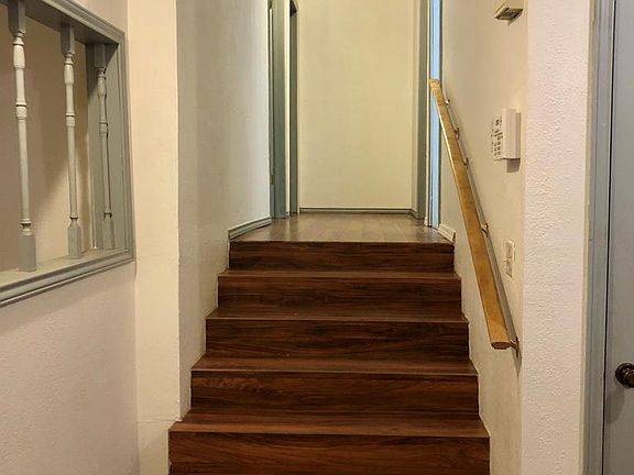4th image of 108 E 20th St APT A