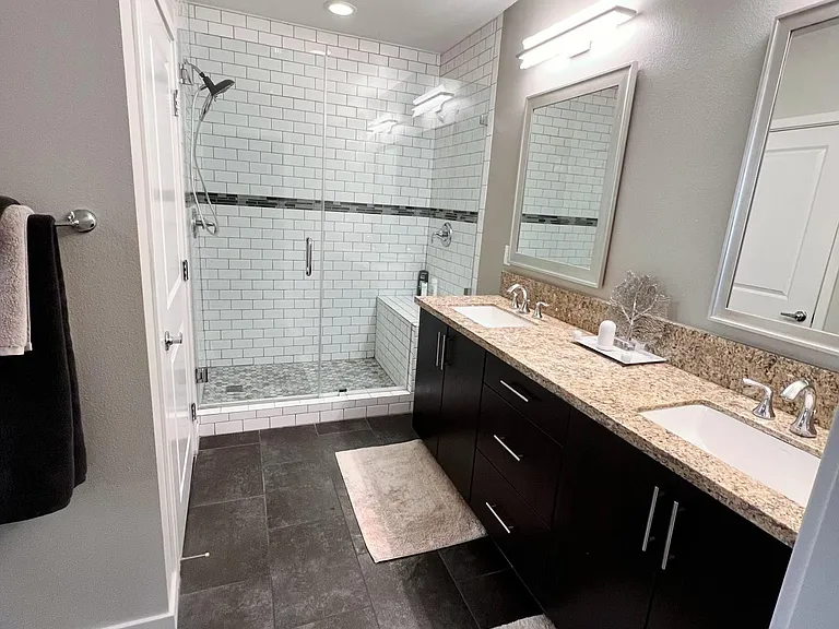 21 Gramercy #119 — Photo 10