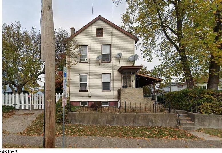 1st image of 211-215 7th Avenue