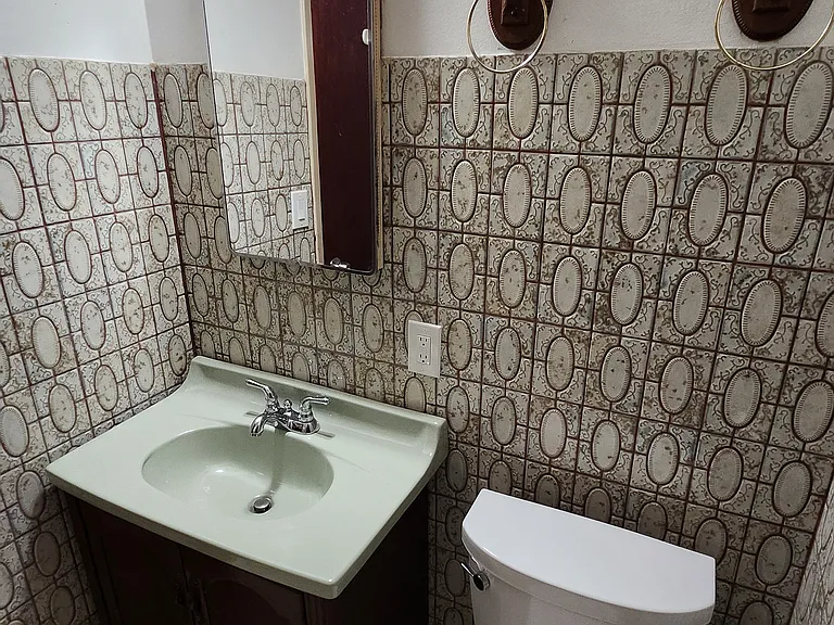1241 W Fir Ave — Photo 4