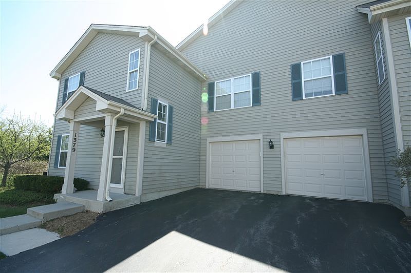 Mundelein Townhouse For Rent