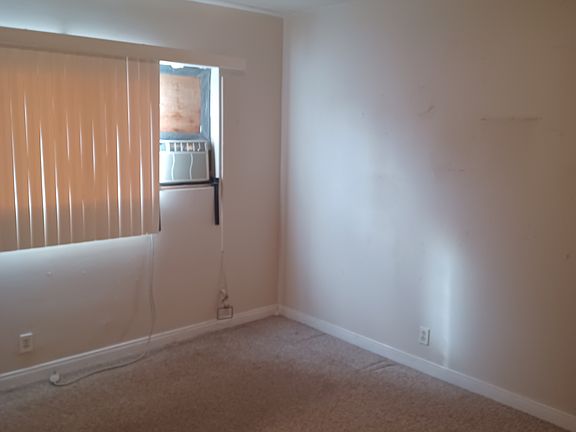 Bedroom, sliding mirror doors closet.
