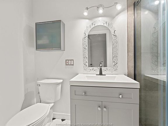 4th image of 5753 Bishop St