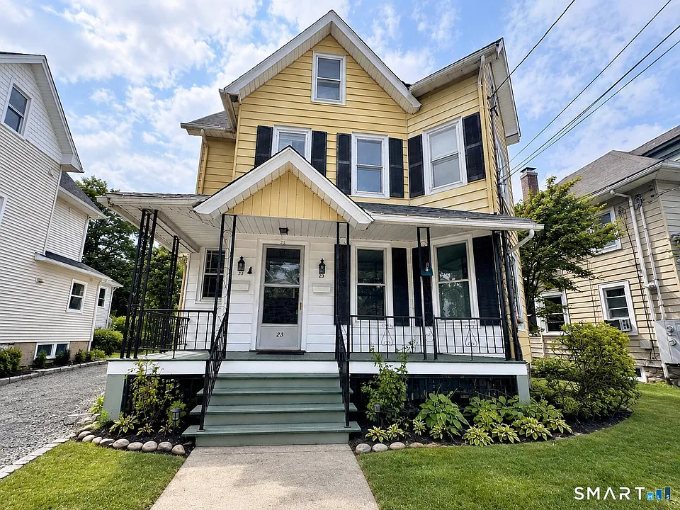 23 Quintard Ave #A