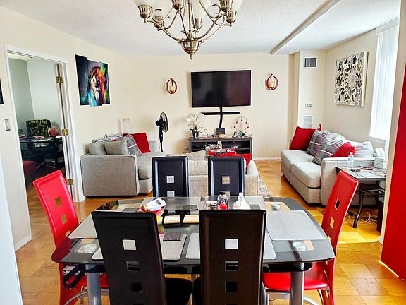 Living Rm/Dining Rm Area