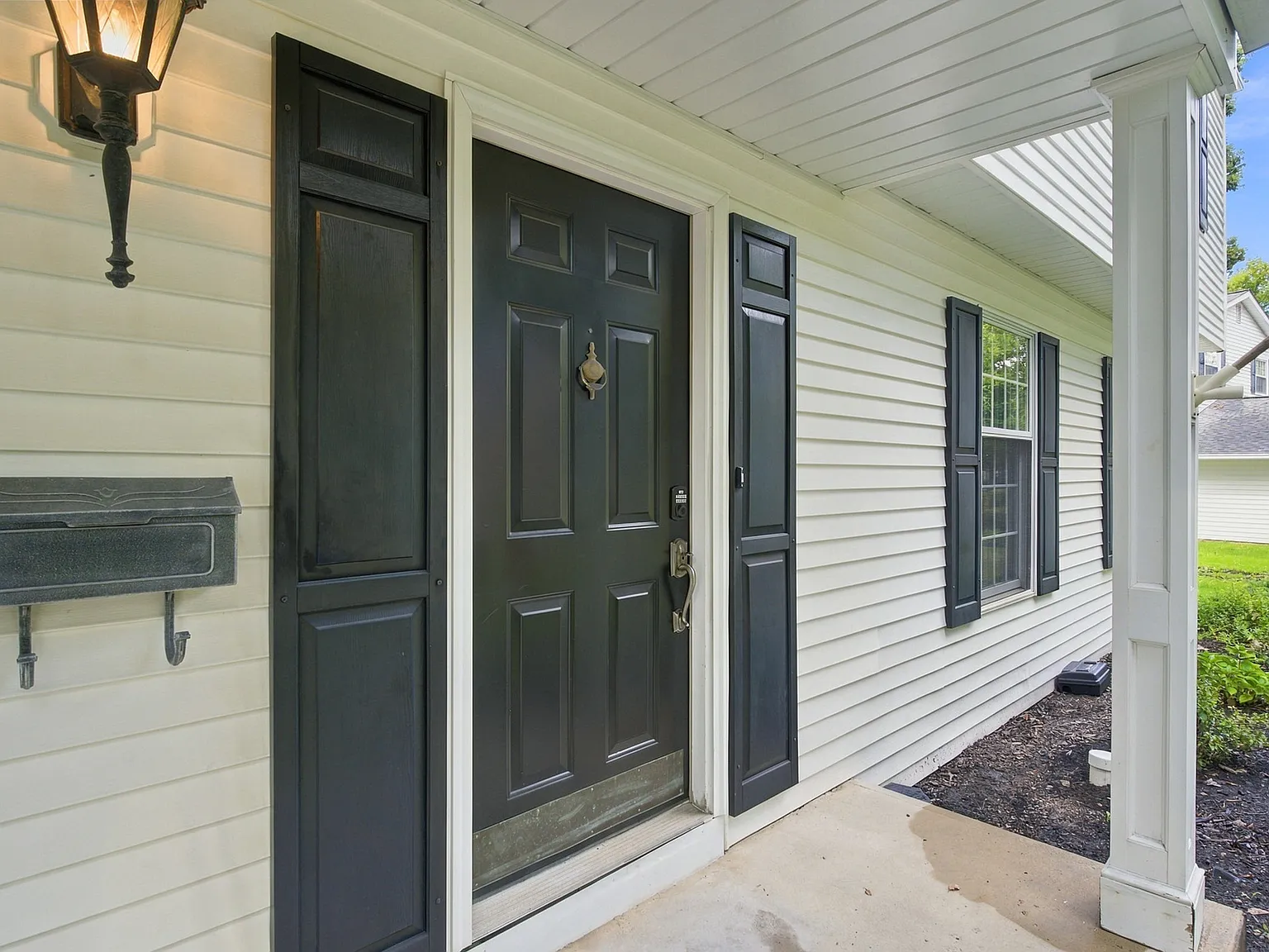 4 bed, 2.5 bath, 1802 sqft, $2,800 — Photo 4