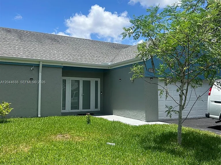2730 Cypress Ave — Photo 4