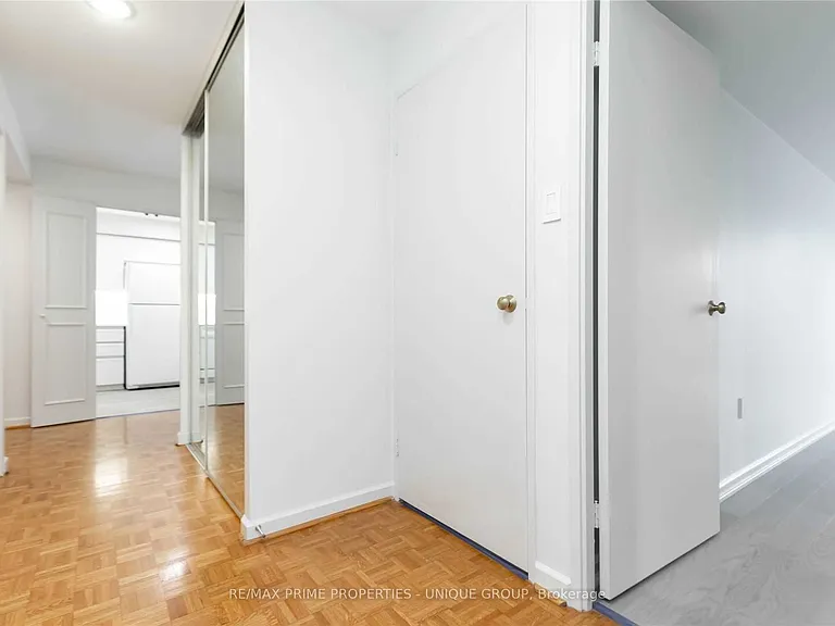 80 Front St E #715 — Photo 14