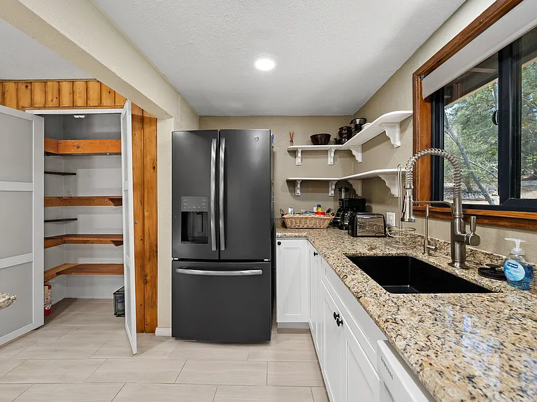 20276 Sycamore Dr — Photo 28