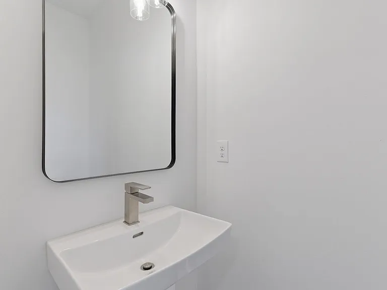 1024 Scenic View Ct — Photo 24