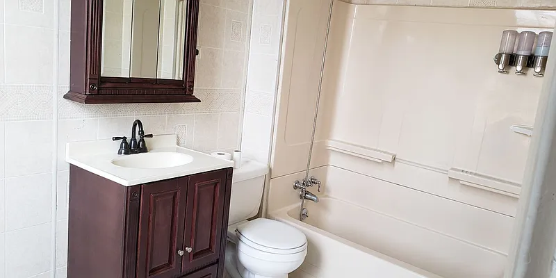 Rented by MCR Realty | media 22