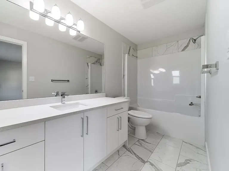 595 Black Stone Blvd #M — Photo 15