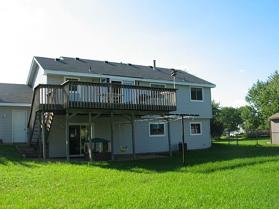 HUGE FENCED BACK YARD, LARGE DECK, WALKOUT L LEVEL