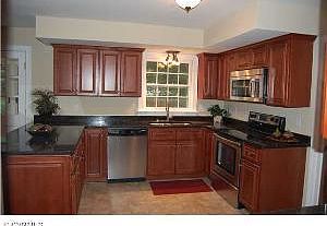 5th image of 216 Fulham Cir