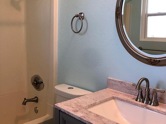 4th image of 14364 Glenoak Pl