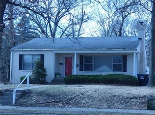 1065 N Hanley Rd, Saint Louis, MO 63130