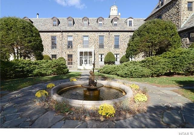 Amazing Court Yard view with Water Fountain Outside of Home