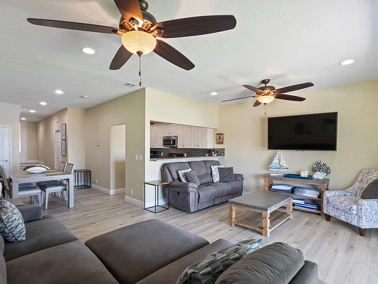 316 N Lake Dr — Photo 8