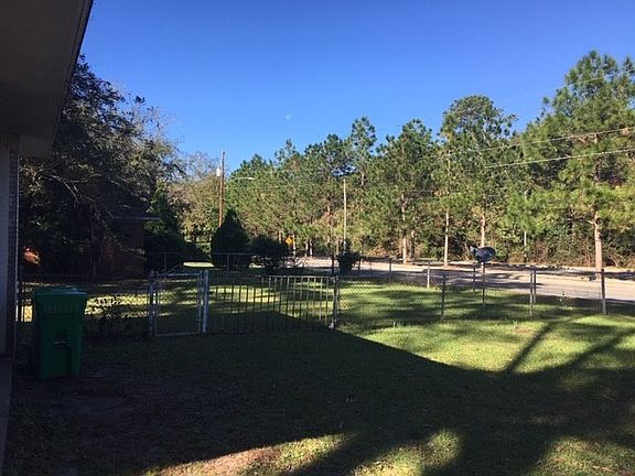 2nd image of 6 Lullwater Cir