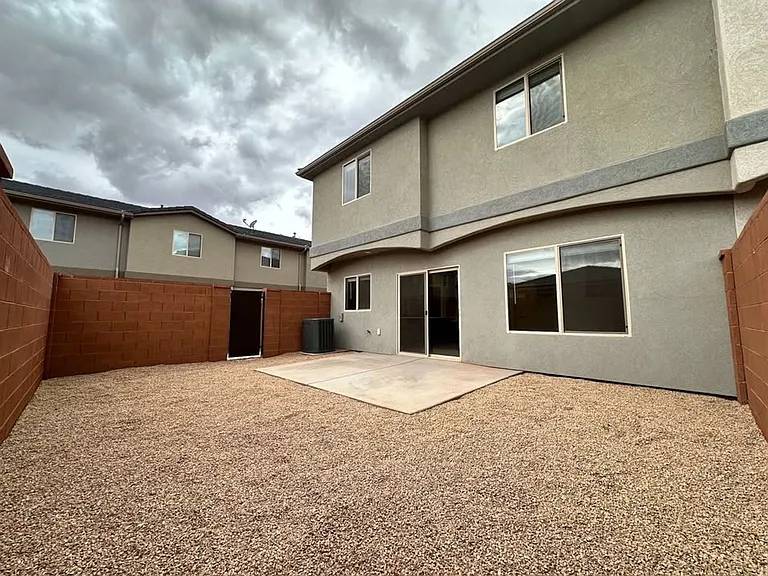 Three Bedroom Red Mountain Vista Town Home — Photo 36