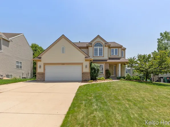 2222 Beatrice Dr NE, Grand Rapids, MI 49505
